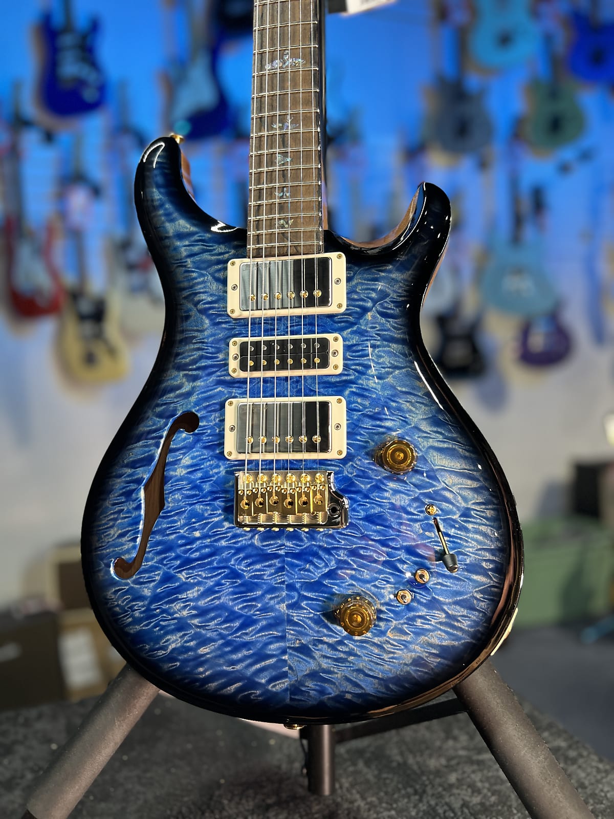PRS 2025 Wood Library Special 22 Semi Hollow, Custom - Quilt River Blue Smokeburst, Paisley Case, Signature Dealer 554