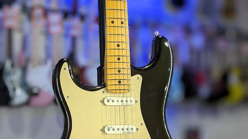 Fender American Ultra Stratocaster Left-handed - Texas Tea with Maple Fingerboard *FREE PLEK WITH PURCHASE*! 103