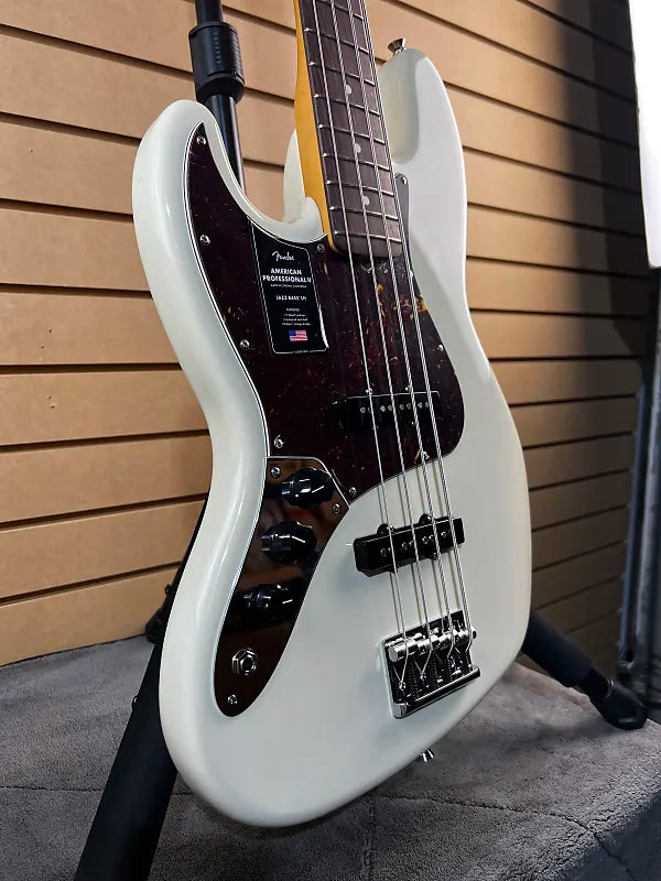 American Professional II Jazz Bass Left-Handed - Olympic White #450 GET PLEK'D!