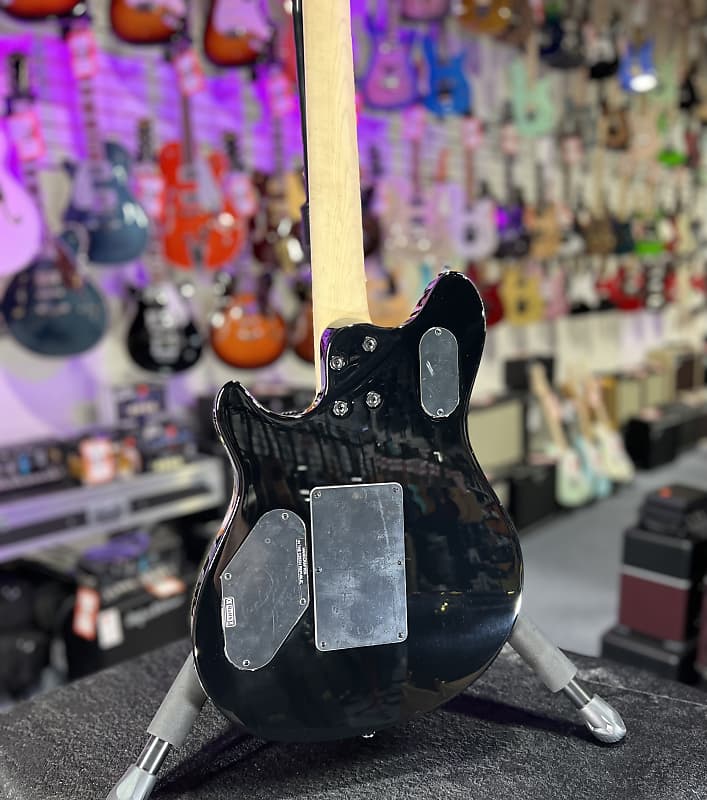 Peavey HP2 Electric Guitar - Moonburst *FREE PLEK WITH PURCHASE* 830