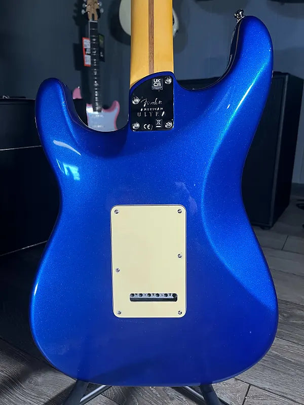 American Ultra Stratocaster HSS - Cobra Blue W/ Rosewood Fretboard #667