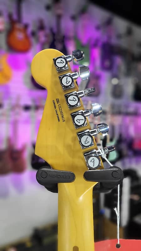Fender American Ultra Stratocaster - Arctic Pearl with Rosewood Fingerboard *FREE PLEK WITH PURCHASE*! 618