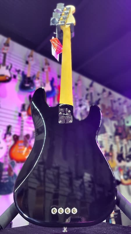 Fender American Professional II Precision Bass Left-handed Black Maple Fingerboard *FREE PLEK WITH PURCHASE*! 590