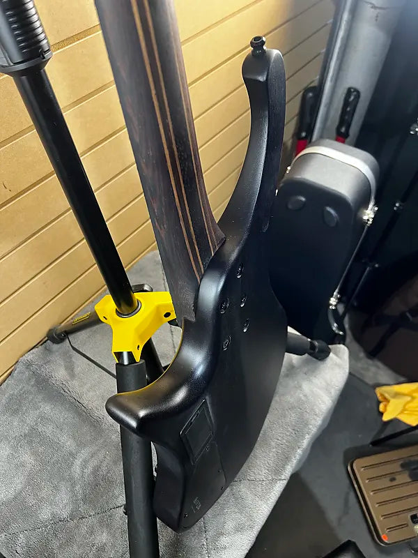 EHB Ergonomic Headless Bass Guitar - Cosmic Blue Starburst Flat #107 GET PLEK'D!