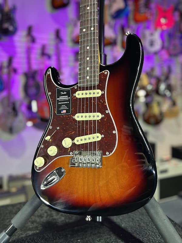 Fender Am Pro II Stratocaster Left-handed - 3 Color Sunburst Rosewood Board *FREE PLEK WITH PURCHASE*! 362