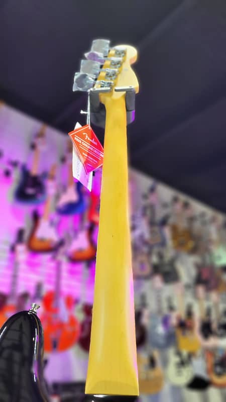 Fender American Professional II Precision Bass Left-handed Black Maple Fingerboard *FREE PLEK WITH PURCHASE*! 590