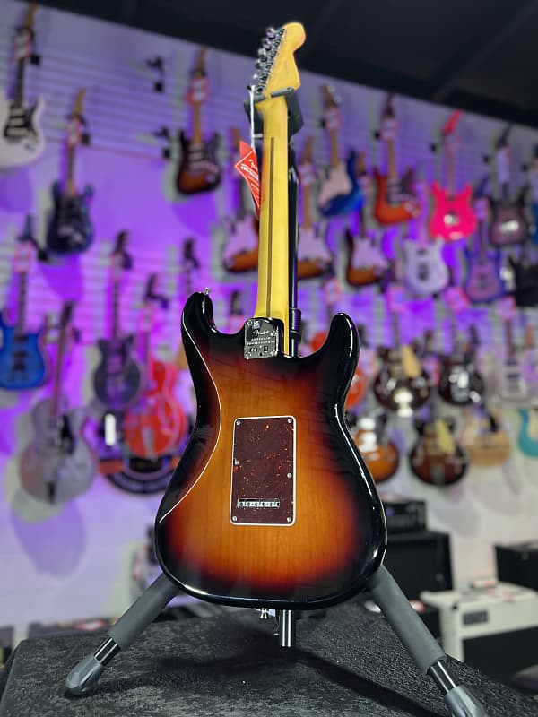 Fender Am Pro II Stratocaster Left-handed - 3 Color Sunburst Rosewood Board *FREE PLEK WITH PURCHASE*! 362