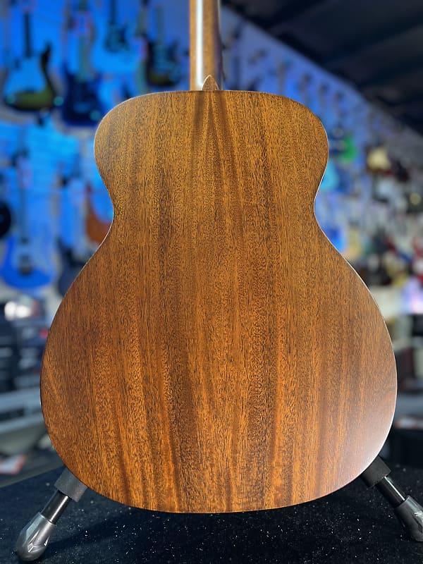 Martin 000-15M Left Handed Acoustic Guitar - Mahogany Auth Dealer! GET PLEK'D! 750