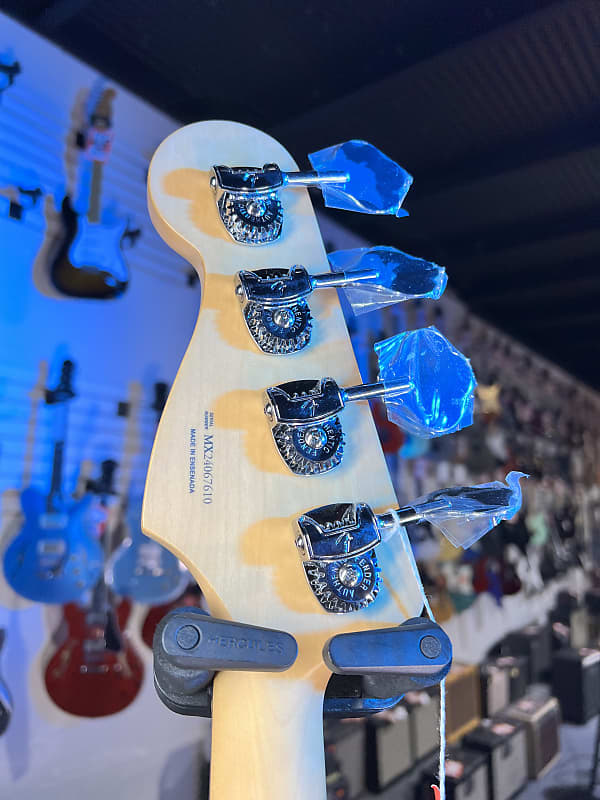 Fender Mark Hoppus Jaguar Bass - 3-color Sunburst with Rosewood Fingerboard, Gig Bag, Free Plek, IN STOCK, Limited 610