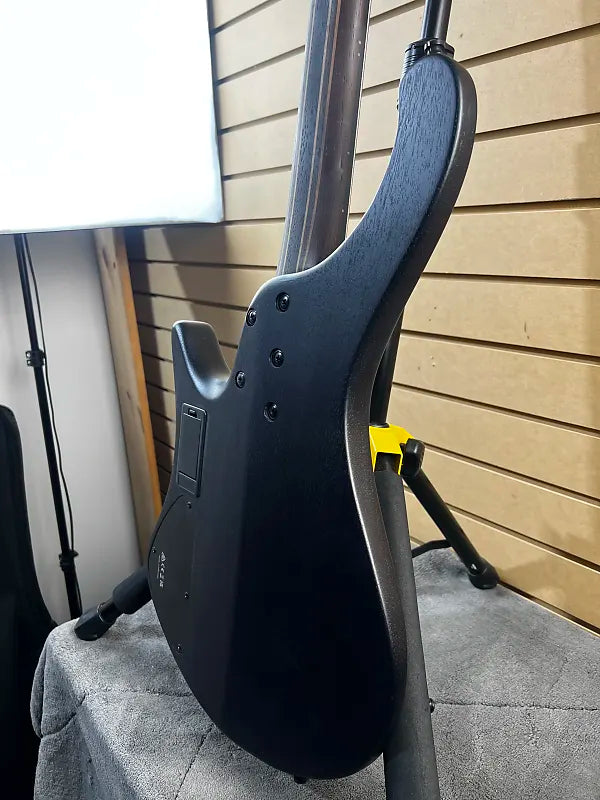 EHB Ergonomic Headless Bass Guitar - Cosmic Blue Starburst Flat #107 GET PLEK'D!