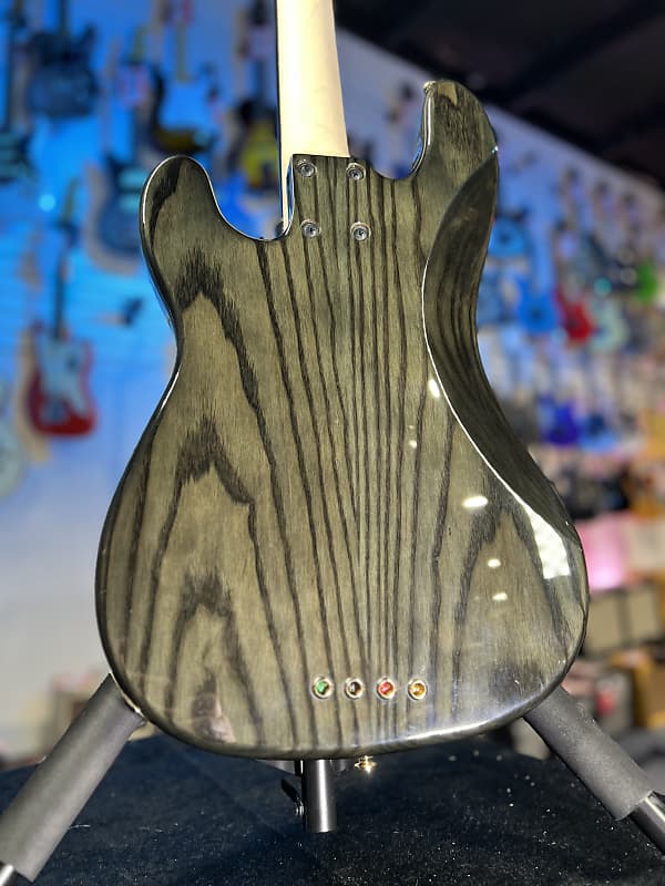 Lakland Geezer Butler Signature Skyline 44-64 Custom GZ Transparent Black