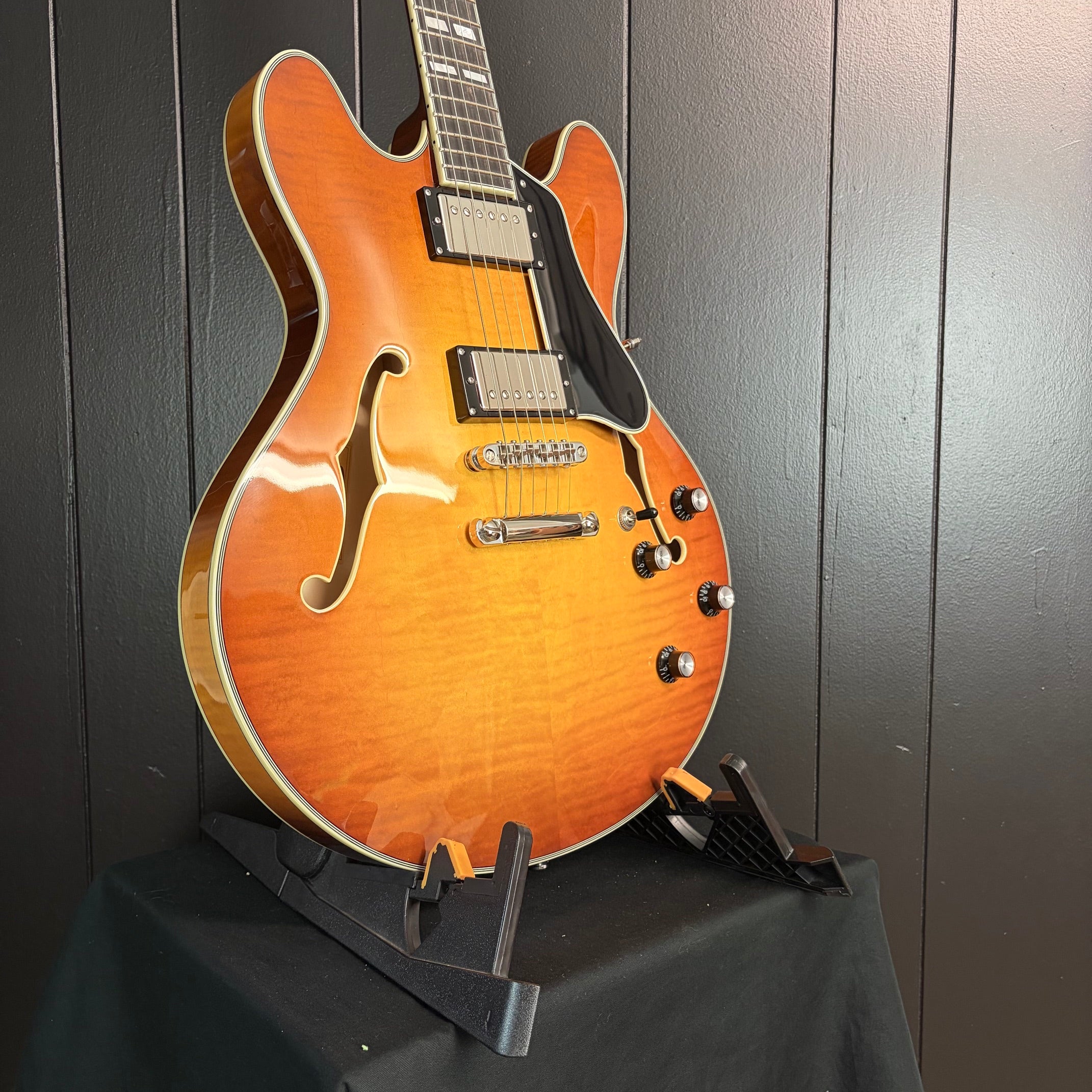 Eastman T486-GB Thinline Semi-Hollowbody Goldburst