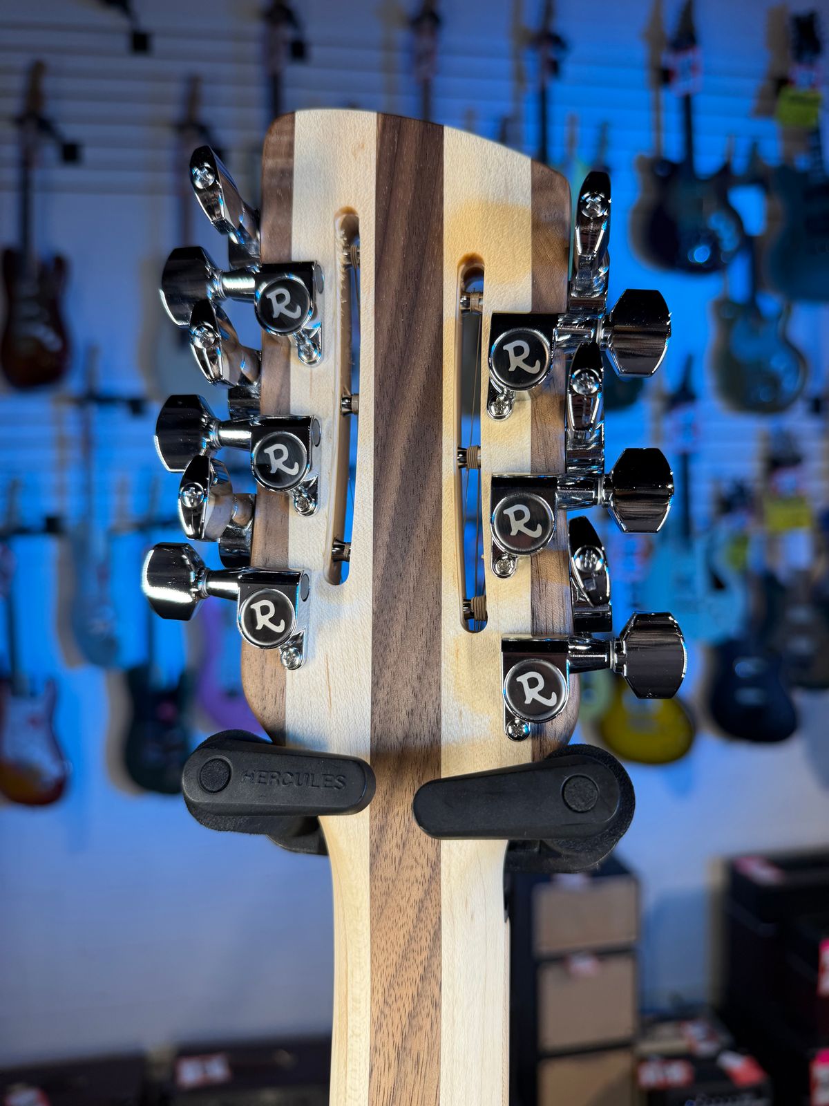 Rickenbacker 330/12 Walnut