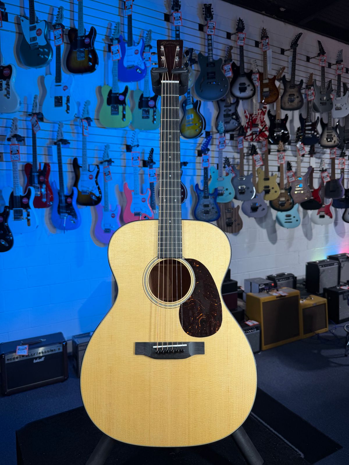Martin 000-18 Standard Series Acoustic Guitar, Natural with Aging Toner