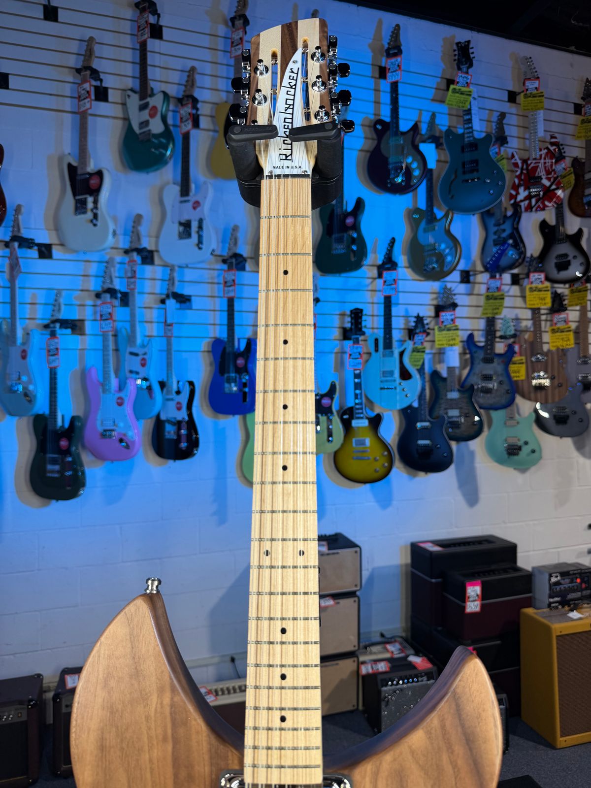 Rickenbacker 330/12 Walnut