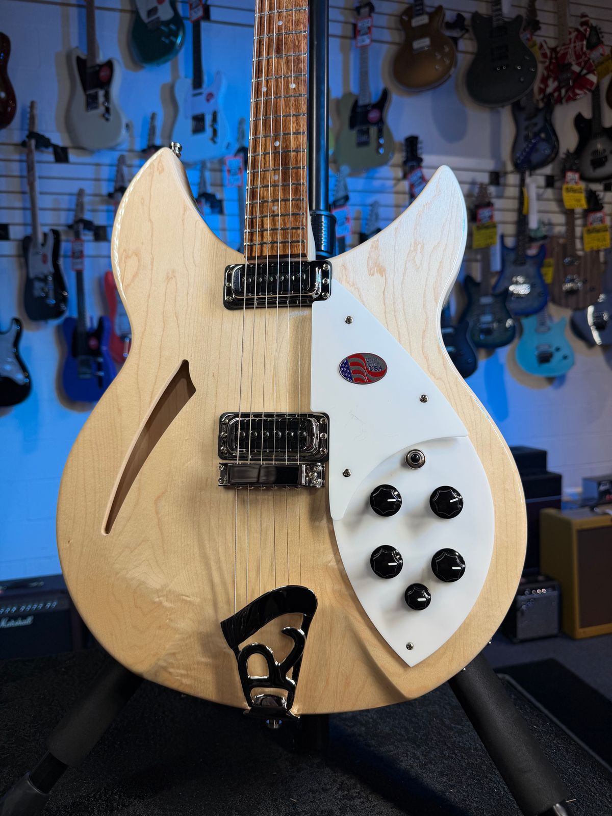 Rickenbacker 330 Mapleglo