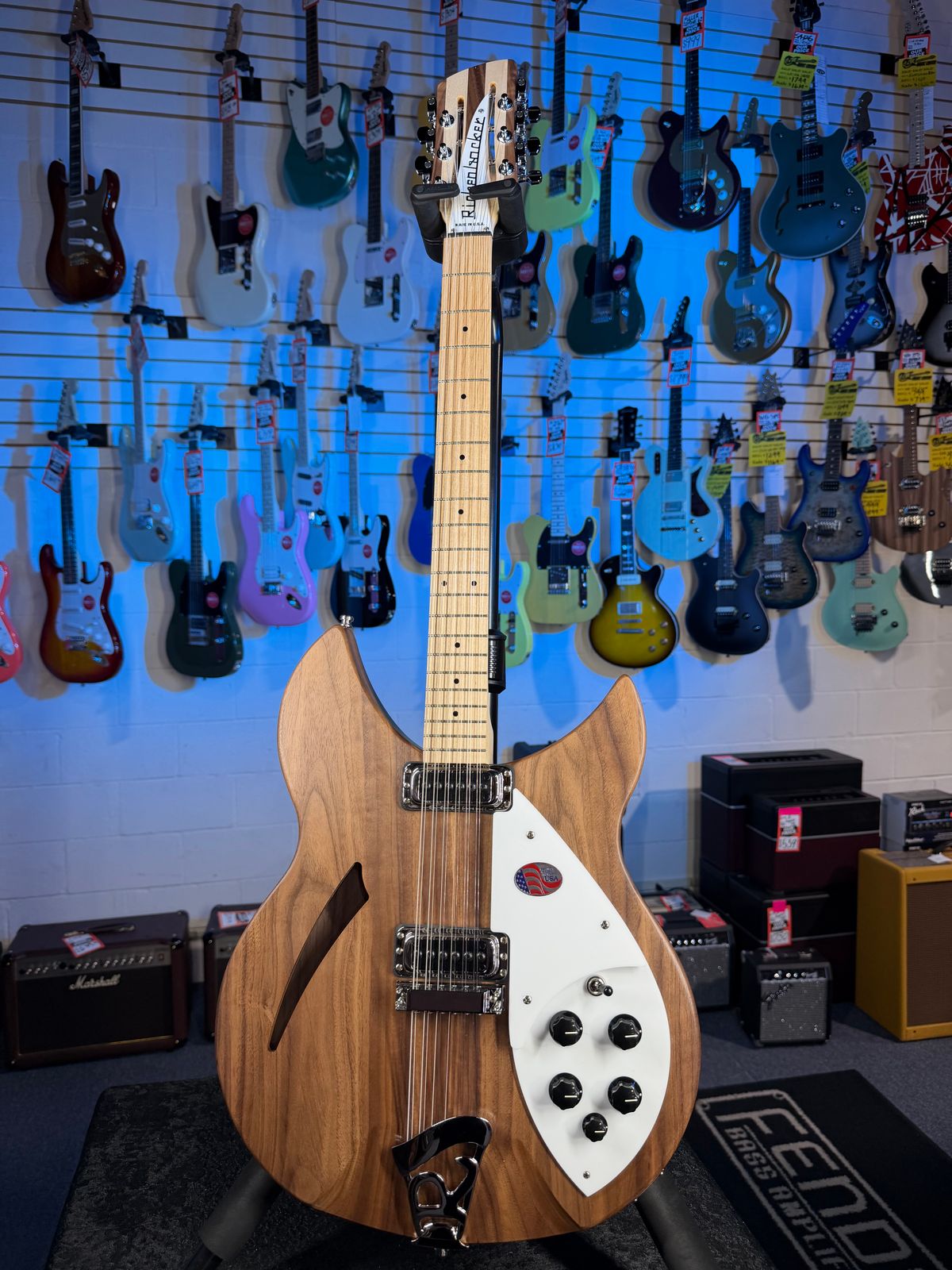 Rickenbacker 330/12 Walnut