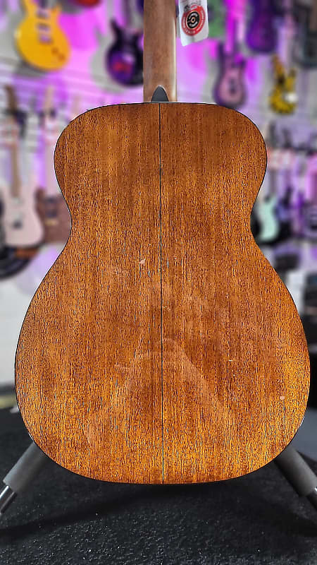 Martin 00-18 Acoustic Guitar - Natural Authorized Dealer *FREE PLEK WITH PURCHASE* 057