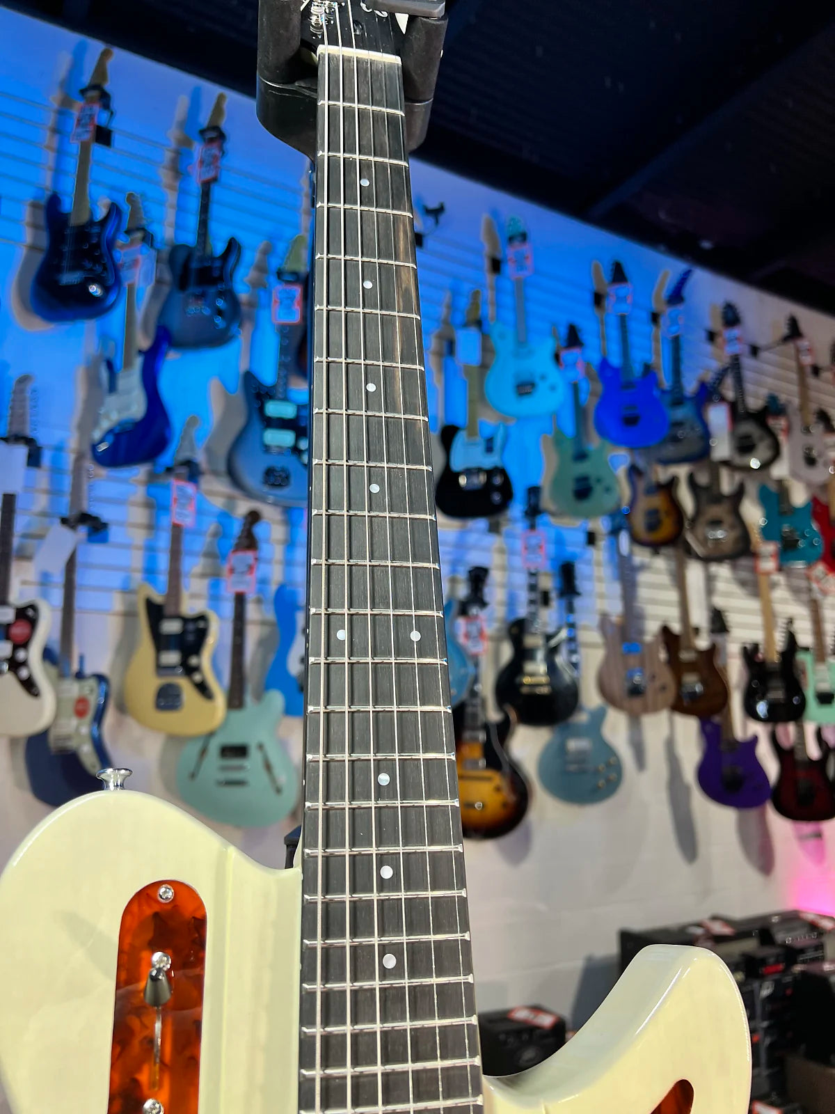 Eastman Guitars Juliet Electric Guitar - Pamona Blonde, with Case, Get Plekd, 322