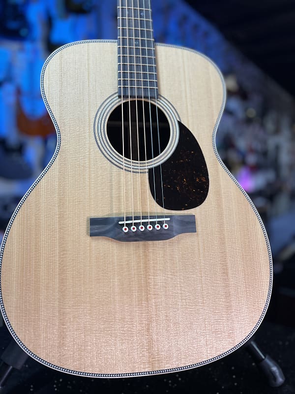 New Martin OM-28 Modern Deluxe, Natural, Martin Hardcase, Auth Dealer 525