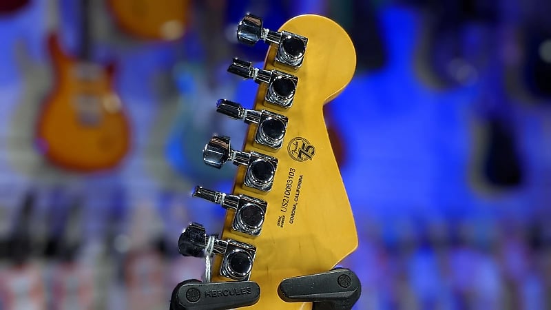 Fender American Ultra Stratocaster Left-handed - Texas Tea with Maple Fingerboard *FREE PLEK WITH PURCHASE*! 103