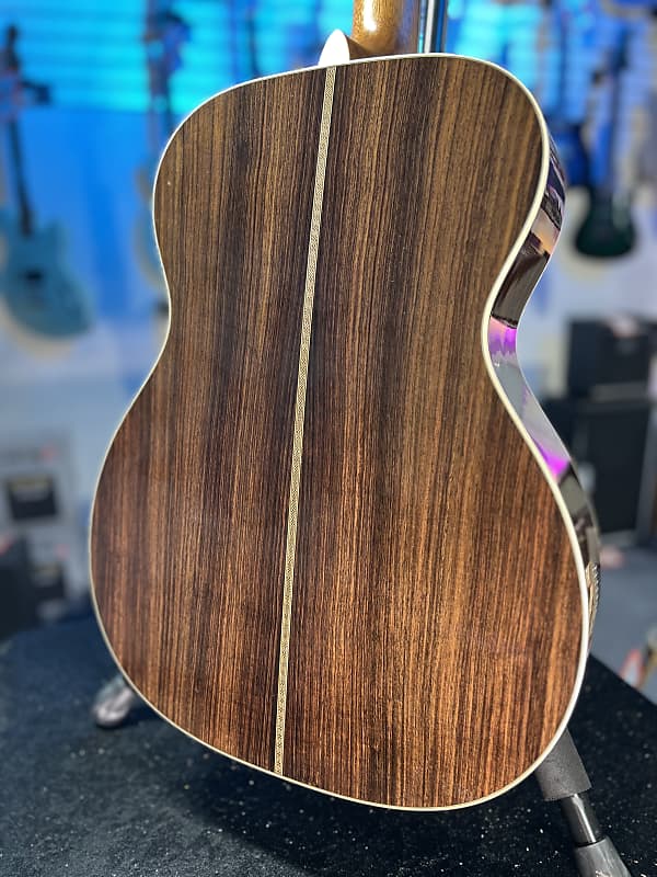 New Martin OM-28 Modern Deluxe, Natural, Martin Hardcase, Auth Dealer 525