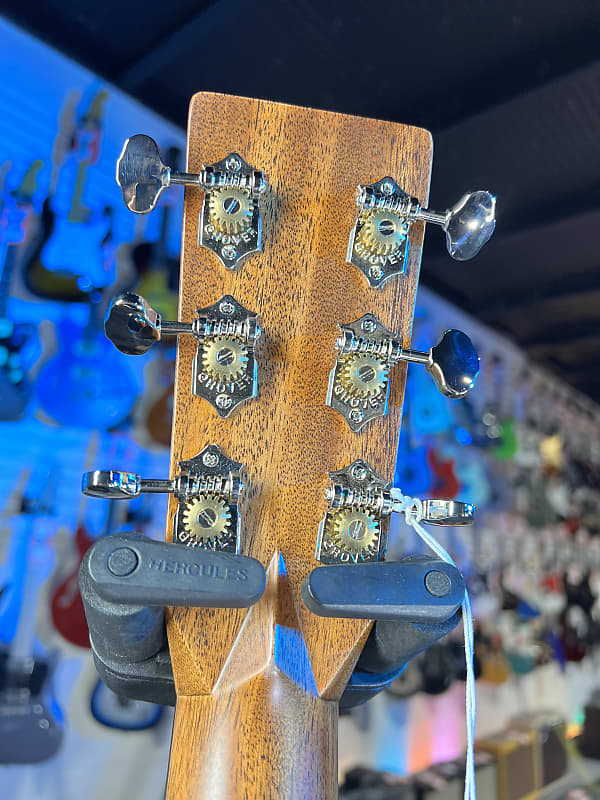 Martin 000-28 Left-Handed Acoustic Guitar - Natural Auth Deal Free Ship! 002 GET PLEK’D!