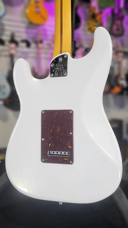 Fender American Ultra Stratocaster - Arctic Pearl with Rosewood Fingerboard *FREE PLEK WITH PURCHASE*! 618