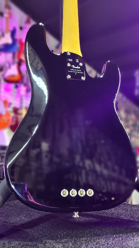 Fender American Professional II Precision Bass Left-handed Black Maple Fingerboard *FREE PLEK WITH PURCHASE*! 590