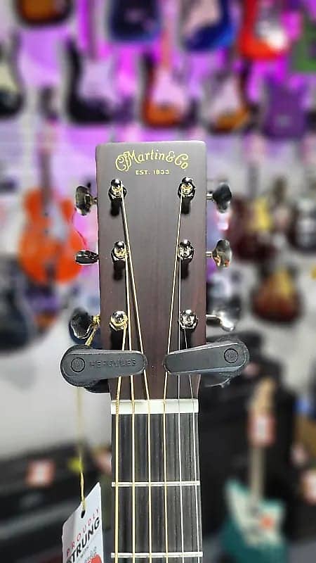 Martin 00-18 Acoustic Guitar - Natural Authorized Dealer *FREE PLEK WITH PURCHASE* 520