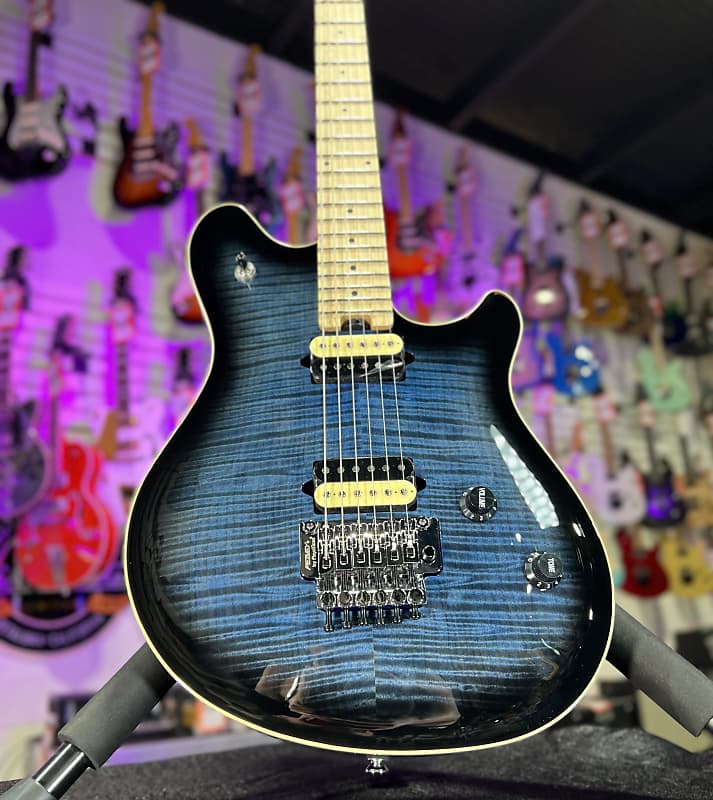 Peavey HP2 Electric Guitar - Moonburst *FREE PLEK WITH PURCHASE* 830