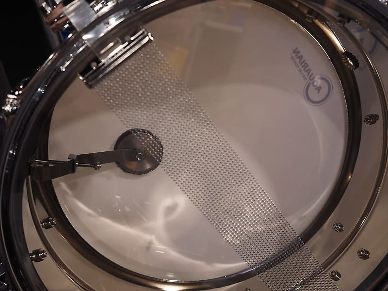 Ludwig 5x14 Steel Snare Ufo Kit W/ L8040 Molded Case, L381 Speedex Rubber Practice Pad, Drumsticks