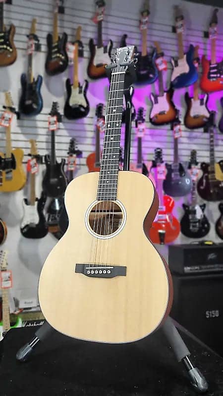 Martin 000Jr-10 Acoustic Guitar - Natural Authorized Dealer *FREE PLEK WITH PURCHASE* 929