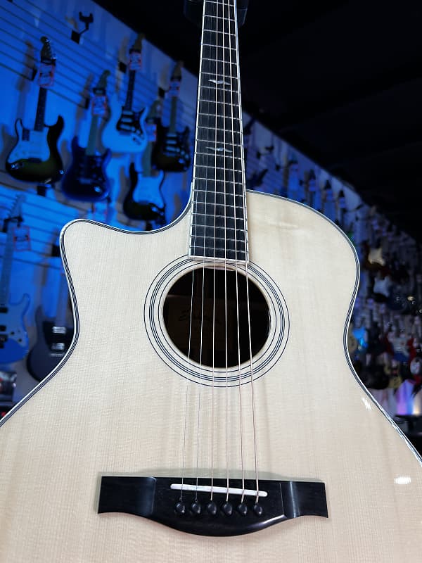 Eastman Guitars AC322CEL Grand Auditorium Natural Landed GET PLEK'D! 252