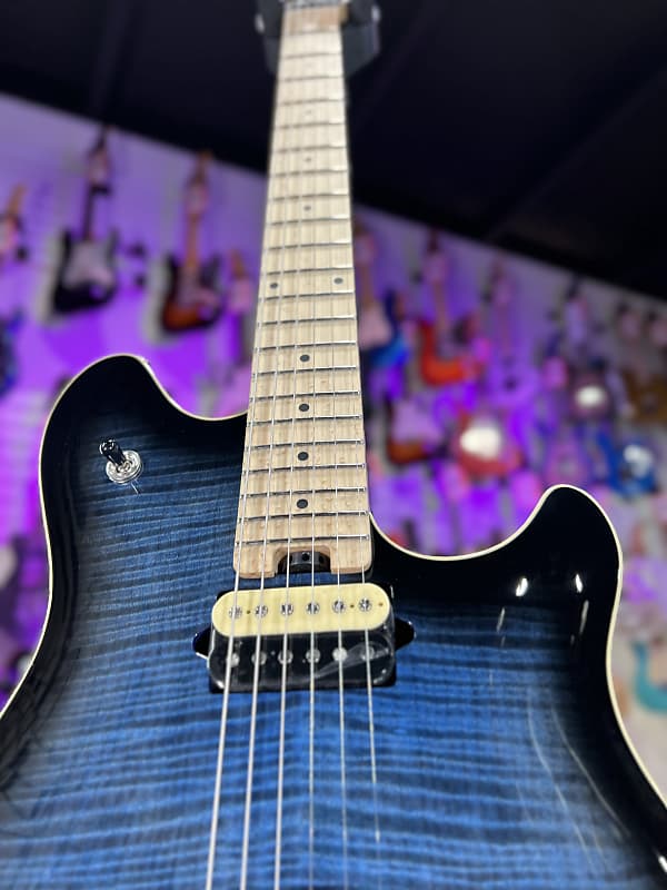 Peavey HP2 Electric Guitar - Moonburst *FREE PLEK WITH PURCHASE* 830