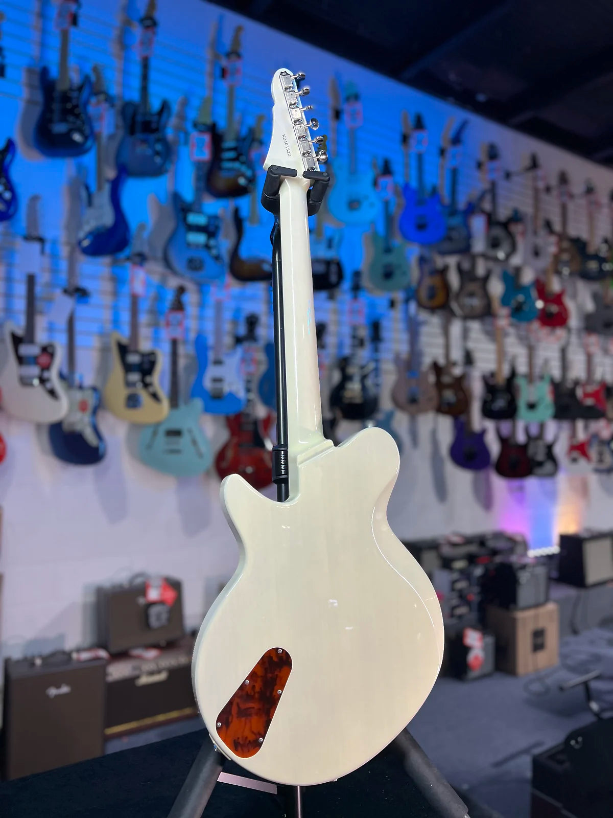 Eastman Guitars Juliet Electric Guitar - Pamona Blonde, with Case, Get Plekd, 322