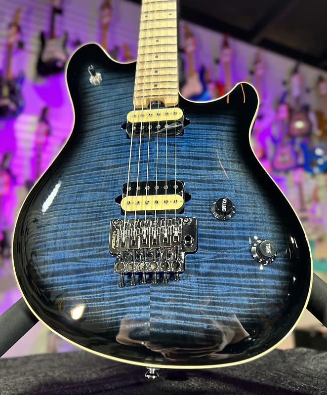 Peavey HP2 Electric Guitar - Moonburst *FREE PLEK WITH PURCHASE* 830