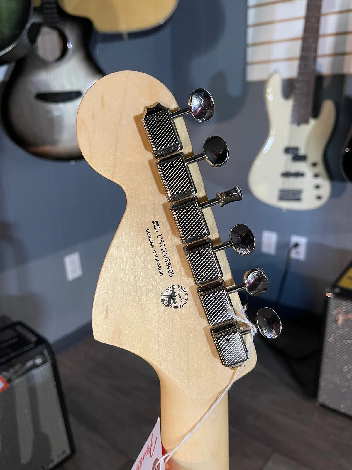 American Performer Stratocaster Electric Guitar - Honey Burst W/ Rosewood Fretboard #408