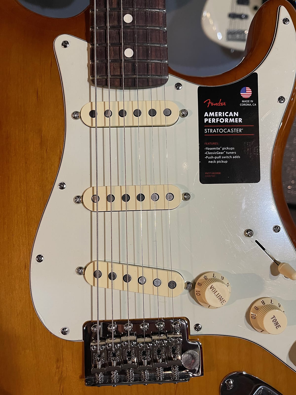 American Performer Stratocaster Electric Guitar - Honey Burst W/ Rosewood Fretboard #408