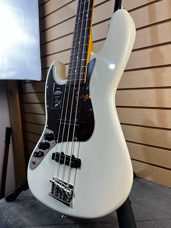 American Professional II Jazz Bass Left-Handed - Olympic White #450 GET PLEK'D!