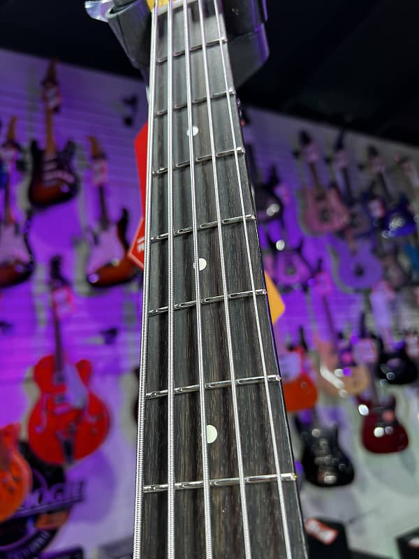 Fender American Professional II Precision Bass V - Olympic White with Rosewood Fingerboard Authorized Dealer Free Shipping! 796 GET PLEK’D!