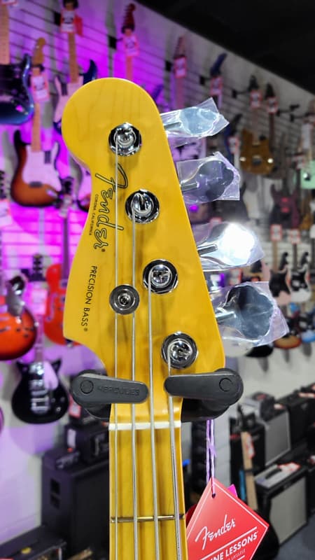 Fender American Professional II Precision Bass Left-handed Black Maple Fingerboard *FREE PLEK WITH PURCHASE*! 590