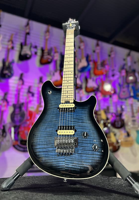 Peavey HP2 Electric Guitar - Moonburst *FREE PLEK WITH PURCHASE* 830