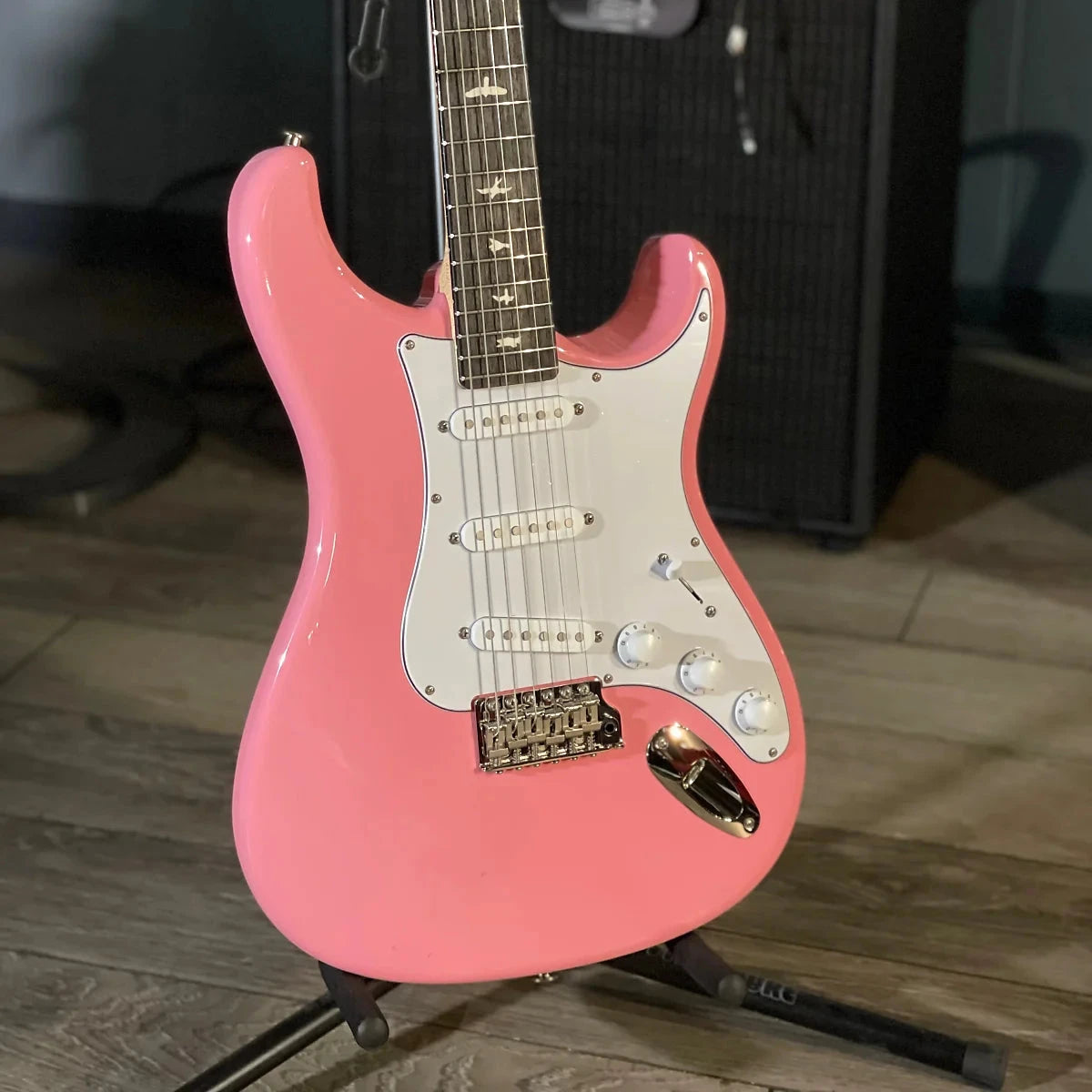Silver Sky Electric Guitar - Roxy Pink #486