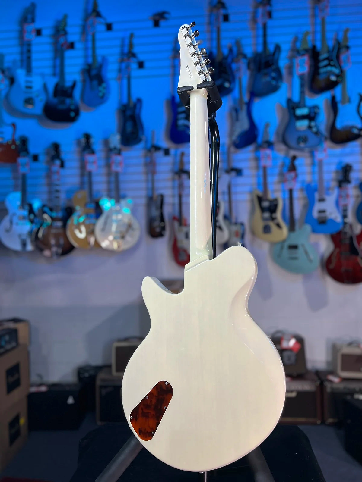 Eastman Guitars Juliet Electric Guitar - Pamona Blonde, with Case, Get Plekd, 322