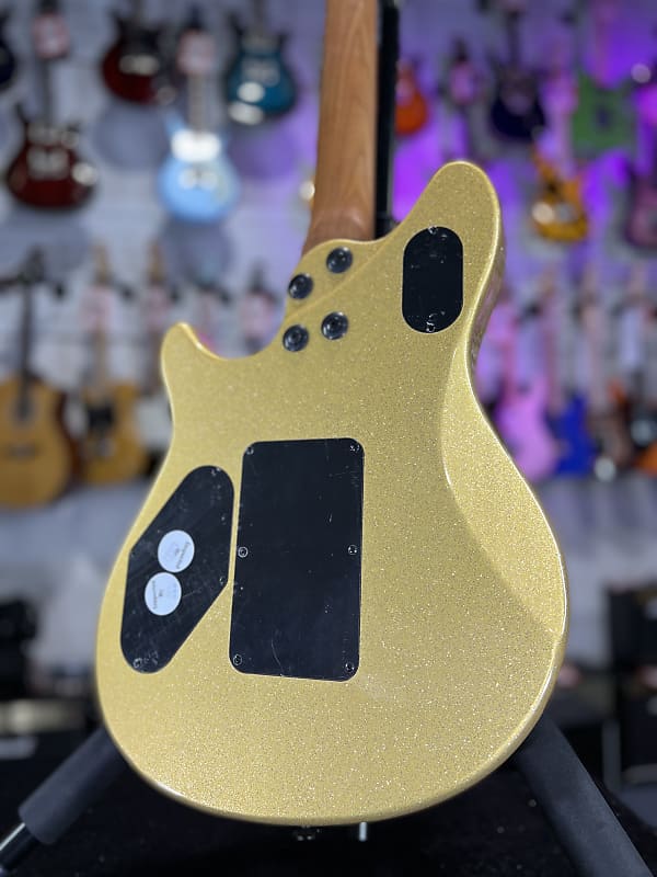 EVH Wolfgang Standard Electric Guitar - Gold Sparkle *FREE PLEK WITH PURCHASE* 522