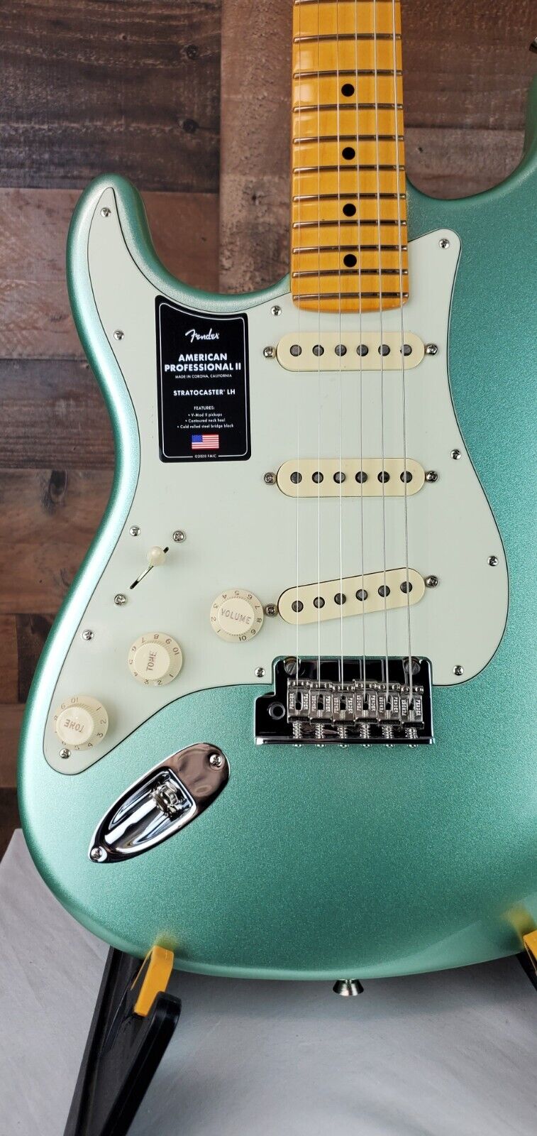 Fender American Professional II Stratocaster Left-Handed with Maple Fretboard Mystic Surf Green, 564
