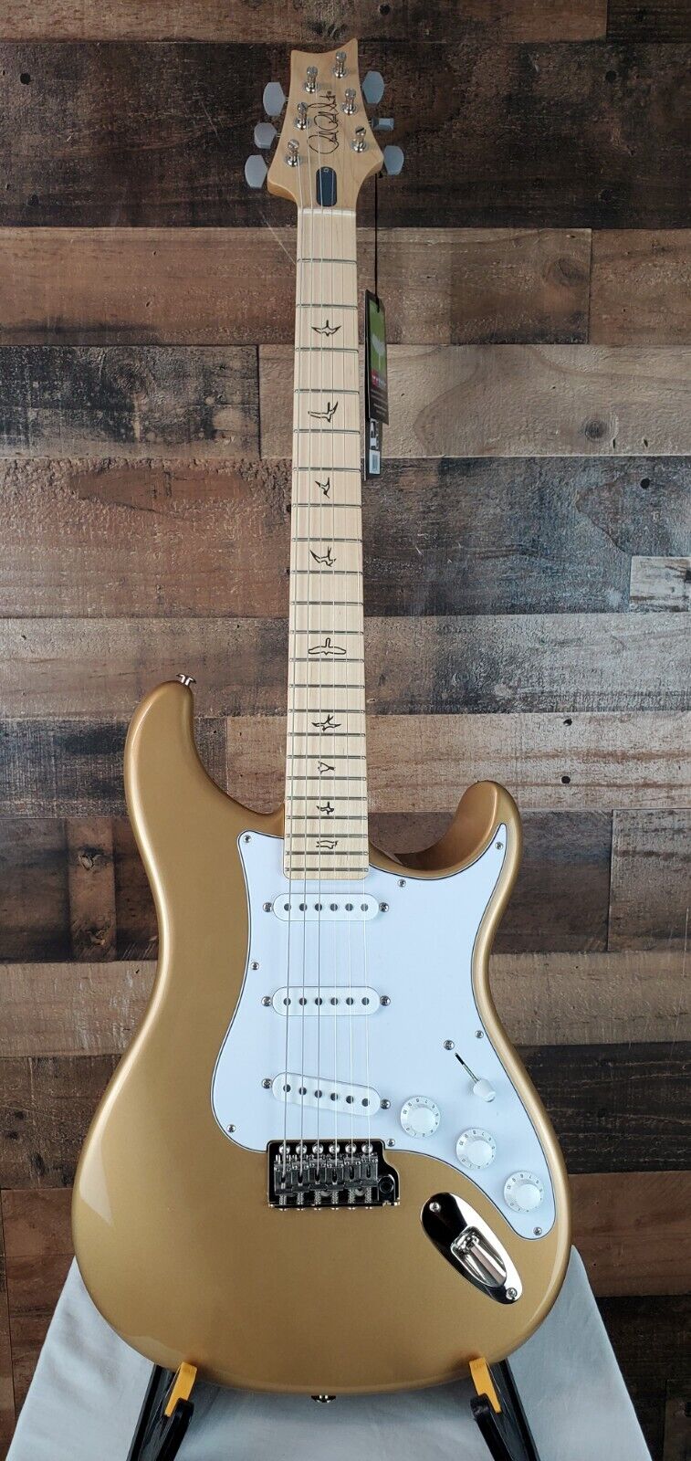PRS Silver Sky, Maple Fretboard Golden Mesa, Hard Case, 491