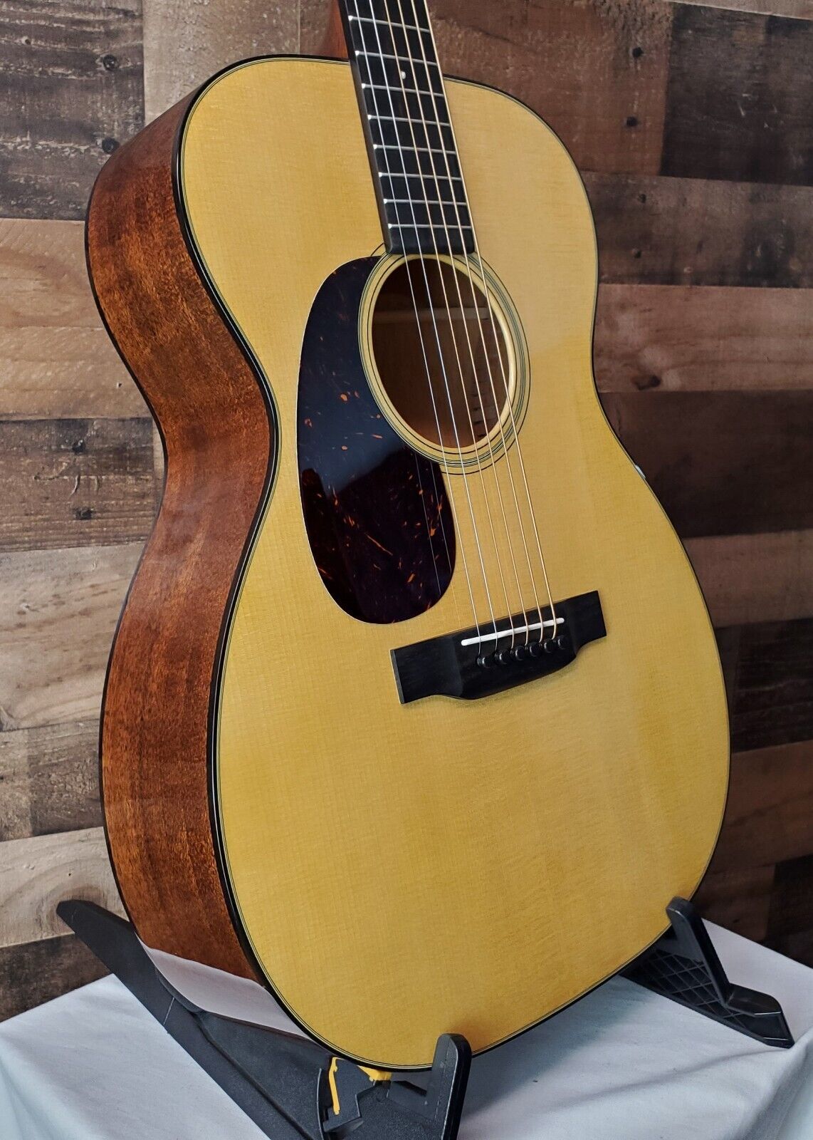 Martin 0018L 00-18L Lefty, Left Handed, Natural, Hard Case, 721