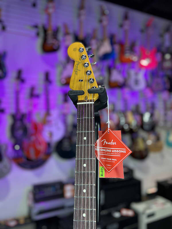 Fender Am Pro II Stratocaster Left-handed - 3 Color Sunburst Rosewood Board *FREE PLEK WITH PURCHASE*! 362